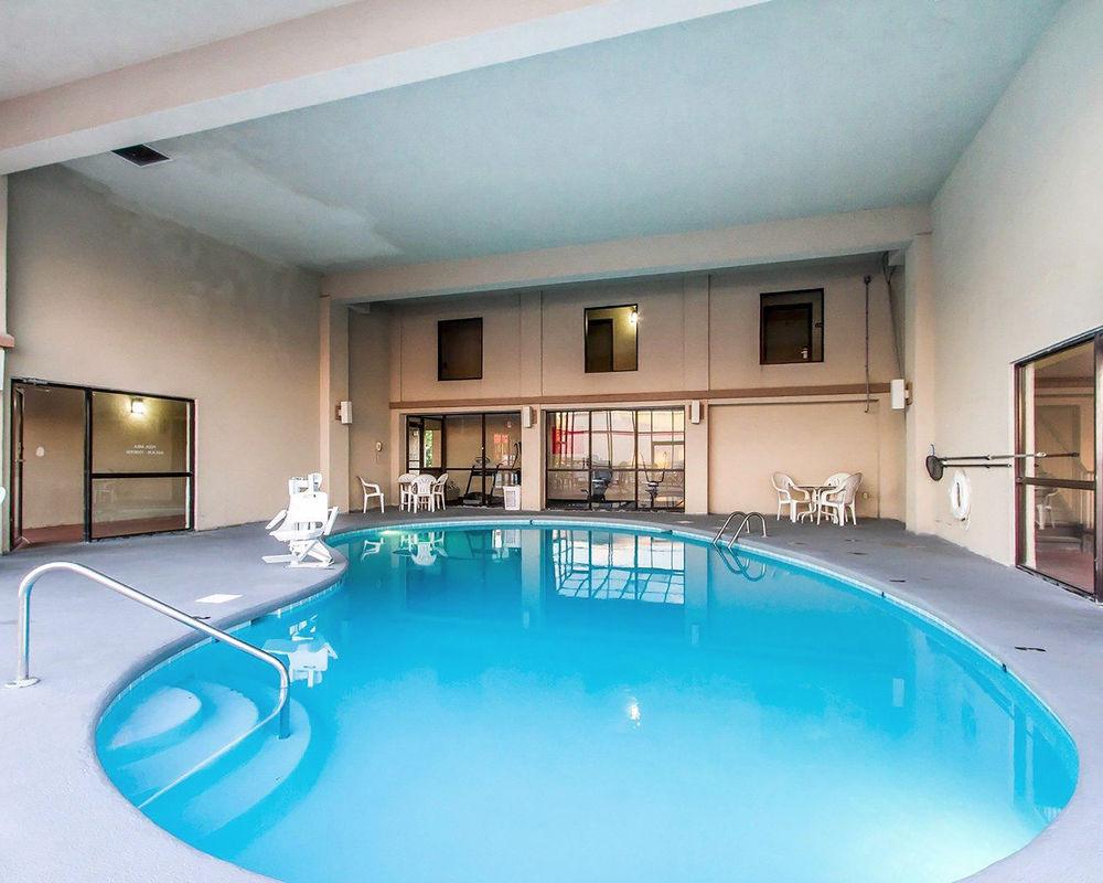 Econo Lodge & Suites Κλάρκσβιλ Εξωτερικό φωτογραφία