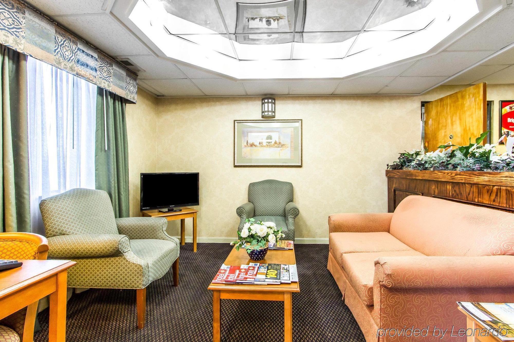 Econo Lodge & Suites Κλάρκσβιλ Εξωτερικό φωτογραφία