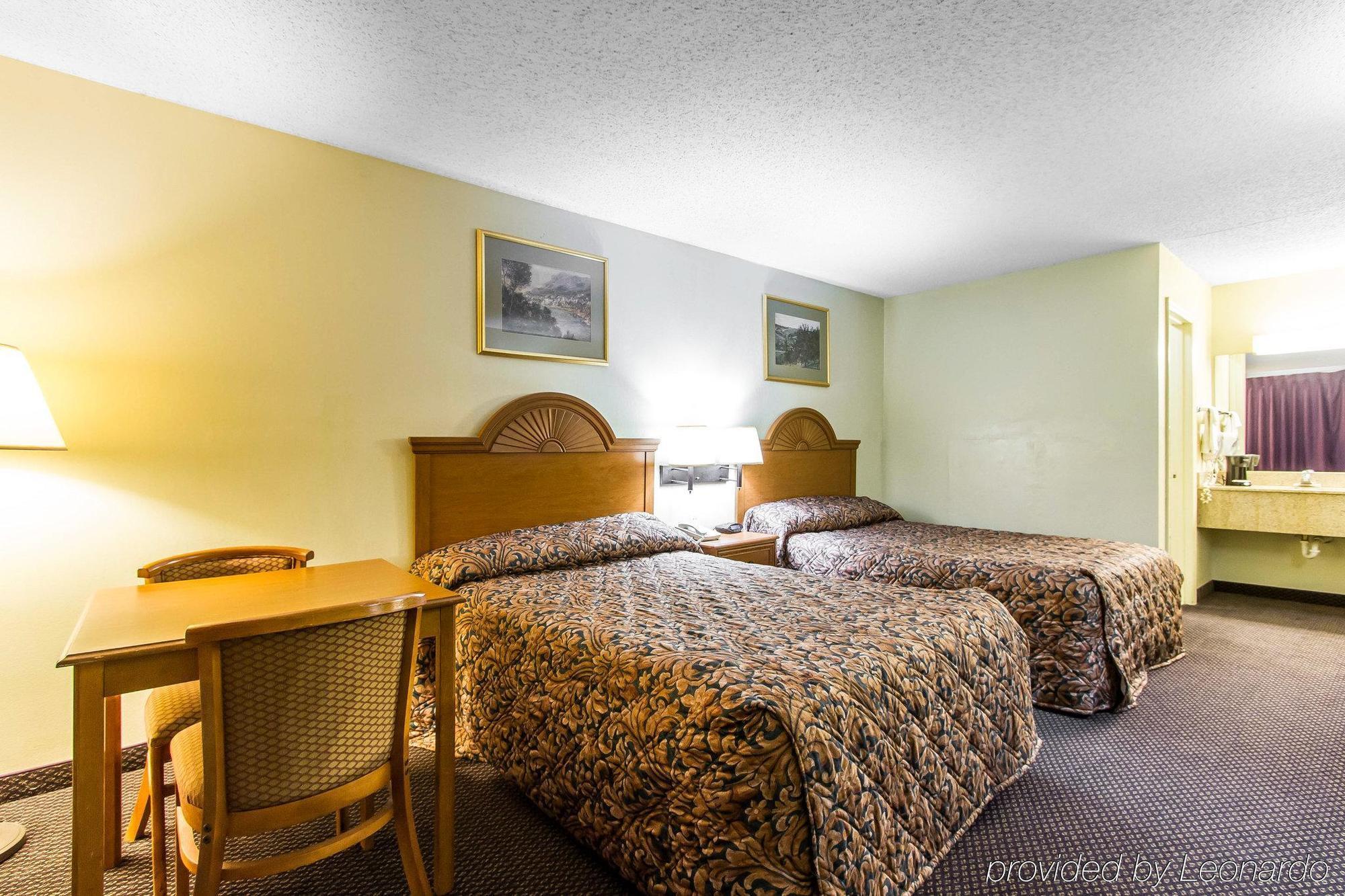 Econo Lodge & Suites Κλάρκσβιλ Εξωτερικό φωτογραφία