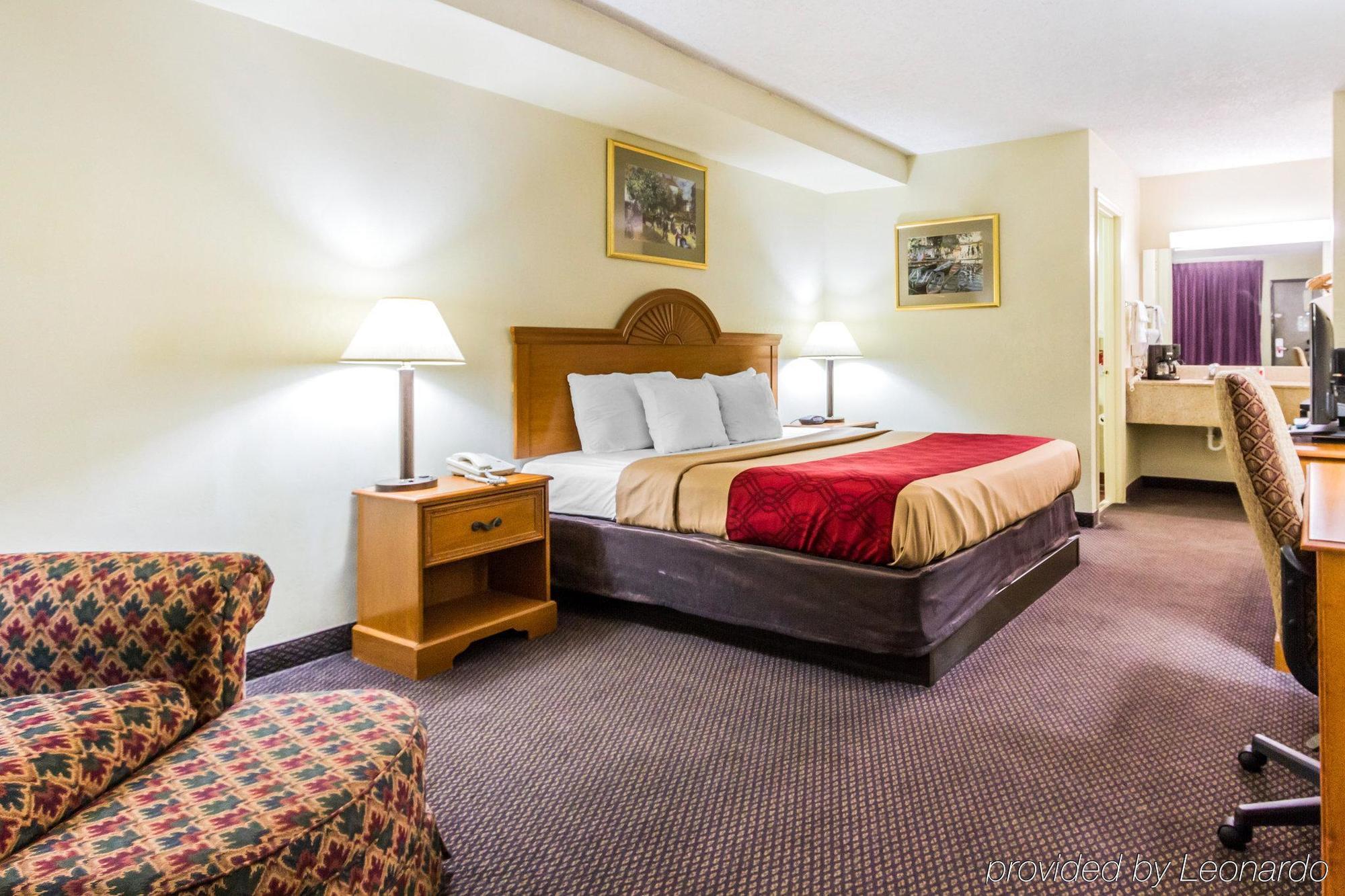 Econo Lodge & Suites Κλάρκσβιλ Εξωτερικό φωτογραφία
