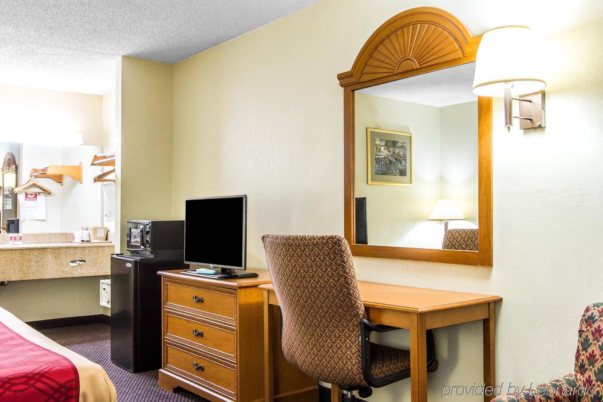 Econo Lodge & Suites Κλάρκσβιλ Εξωτερικό φωτογραφία