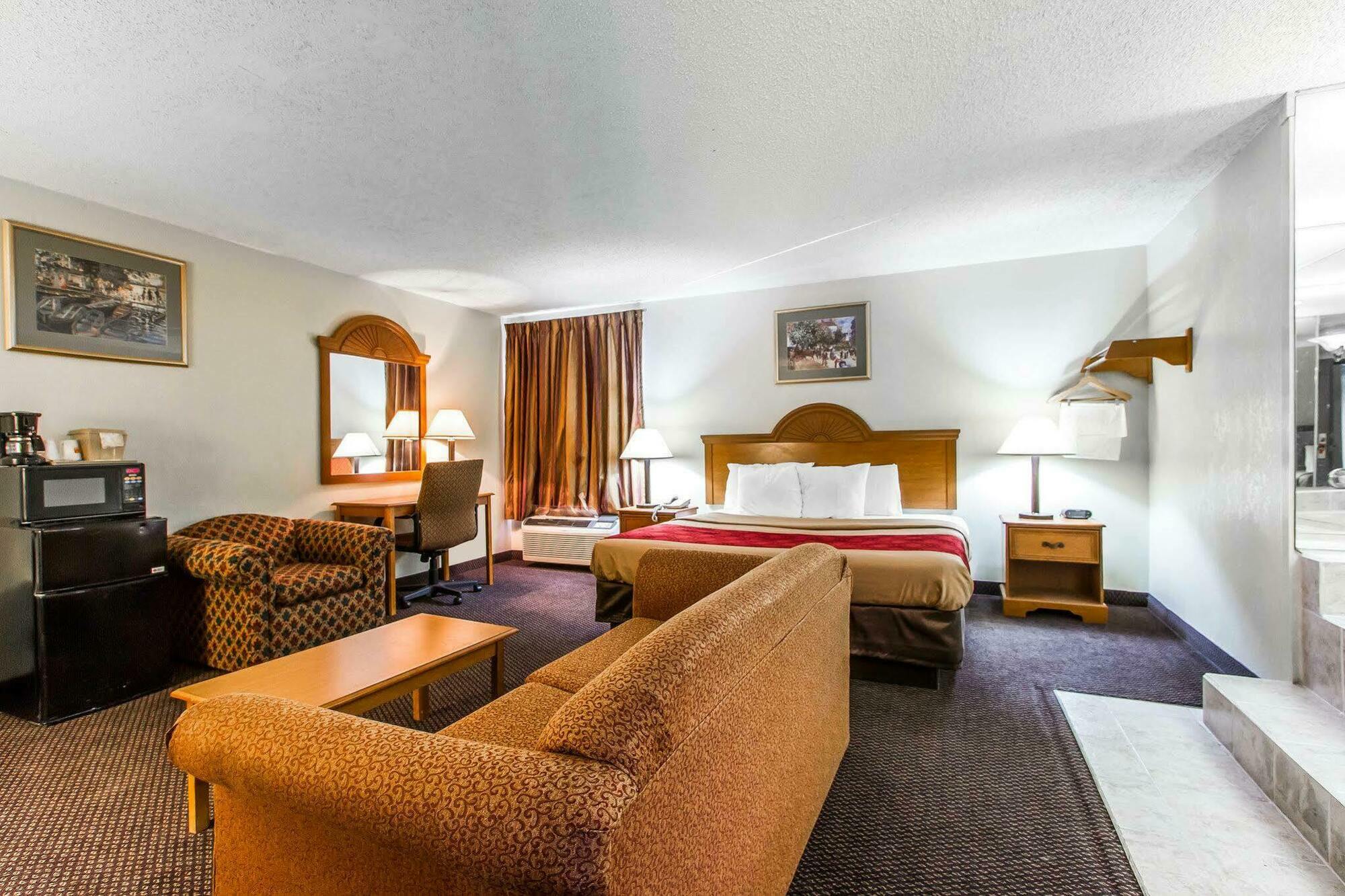 Econo Lodge & Suites Κλάρκσβιλ Εξωτερικό φωτογραφία