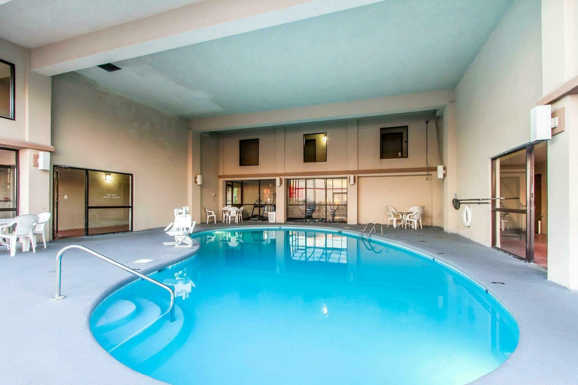 Econo Lodge & Suites Κλάρκσβιλ Εξωτερικό φωτογραφία